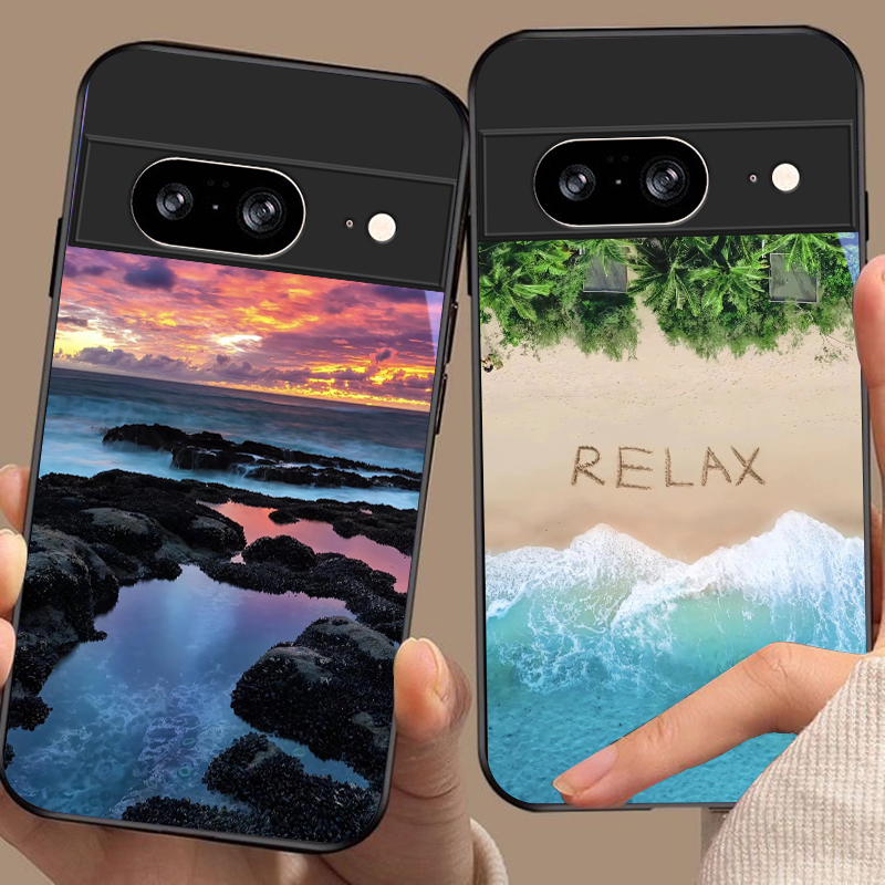 Google Pixel 9 - غطاء هاتف زجاجي أسود بتصميم مشهد
