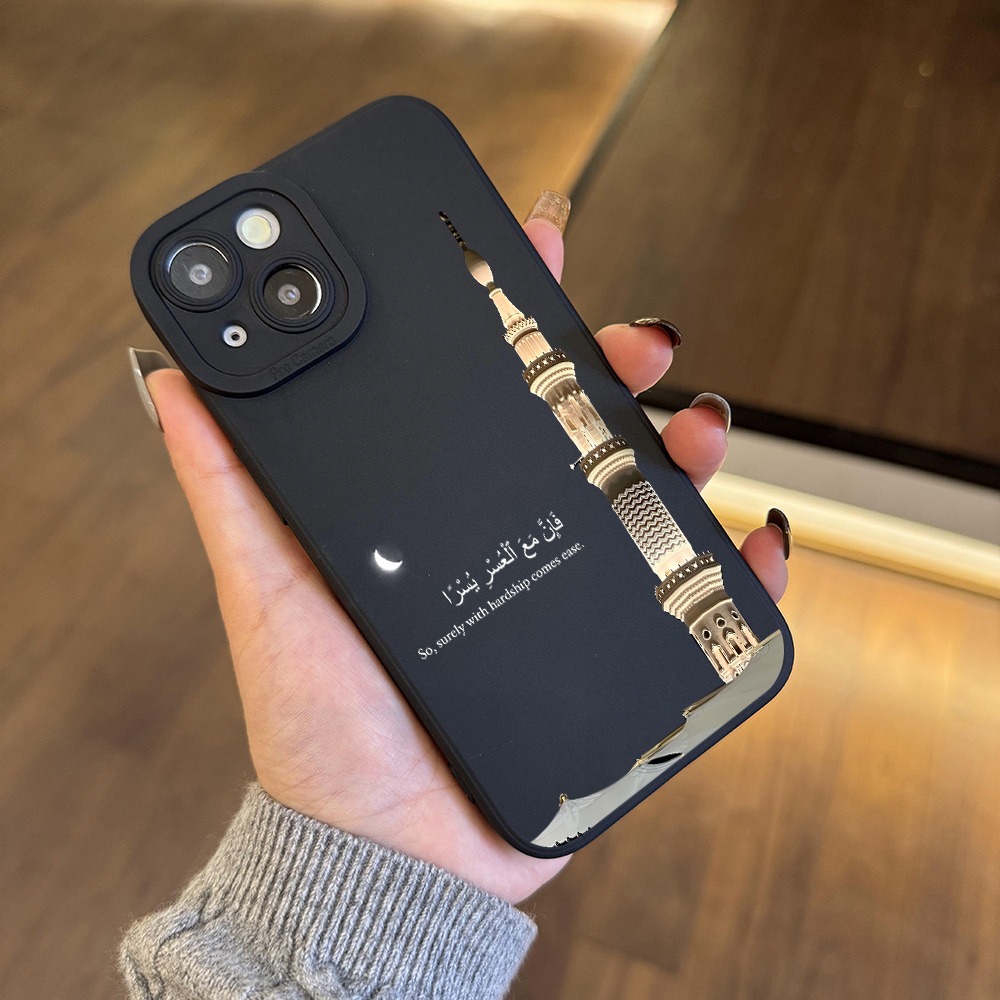 غطاء هاتف أسود بتصميم برج مسجد - مراجعة Apple Iphone 15 Pro Max وسعره